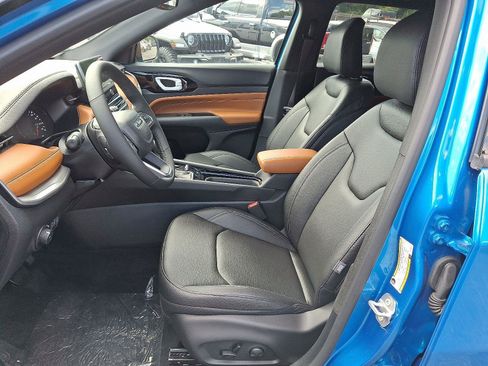 New 2025 Jeep Compass Limited AWD/4WD image 8