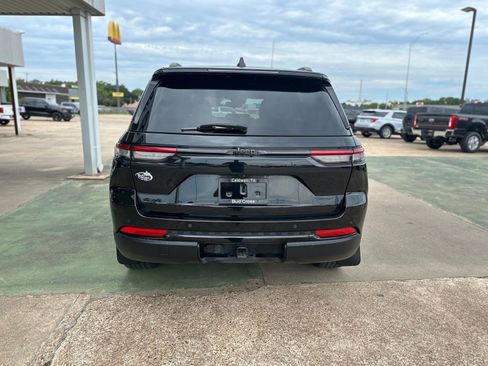 Used 2023 Jeep Grand Cherokee Altitude image 17