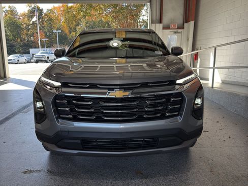 New 2026 Chevrolet Equinox LT image 2