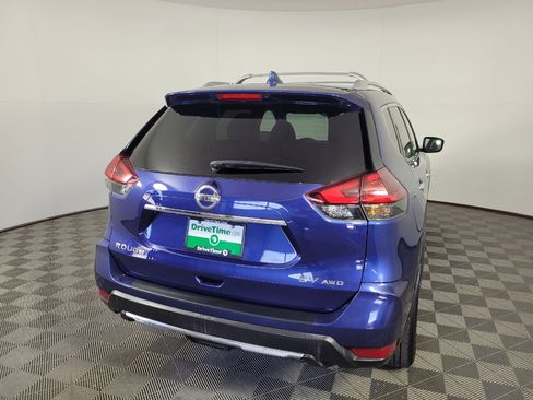 Used 2018 Nissan Rogue SV AWD/4WD image 7