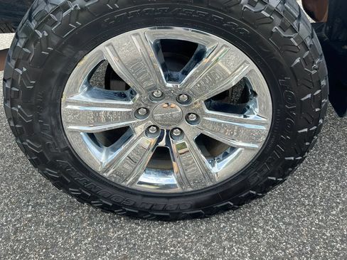 Used 2018 GMC Sierra 1500 SLT AWD/4WD image 13