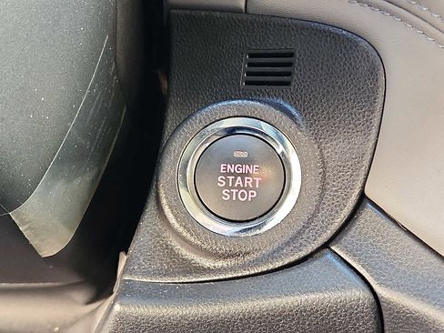 Used 2022 Subaru Outback Premium image 22