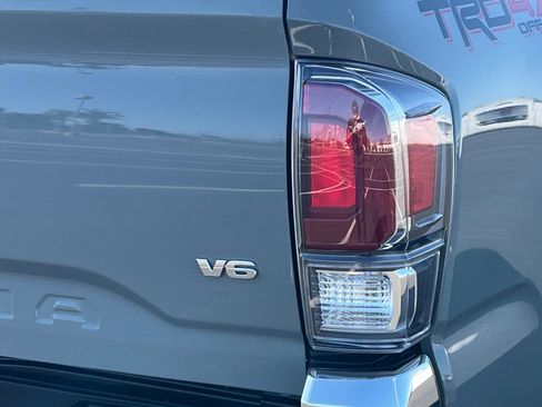 Used 2023 Toyota Tacoma TRD Off-Road AWD/4WD image 37