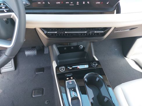 New 2027 Audi Q6 e-tron Premium Plus AWD/4WD image 22