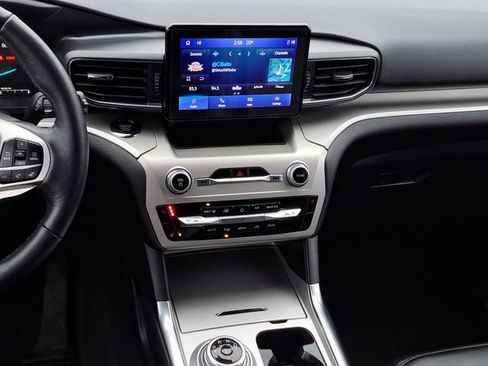 Certified 2023 Ford Explorer XLT w/ Equipment Group 202A image 28
