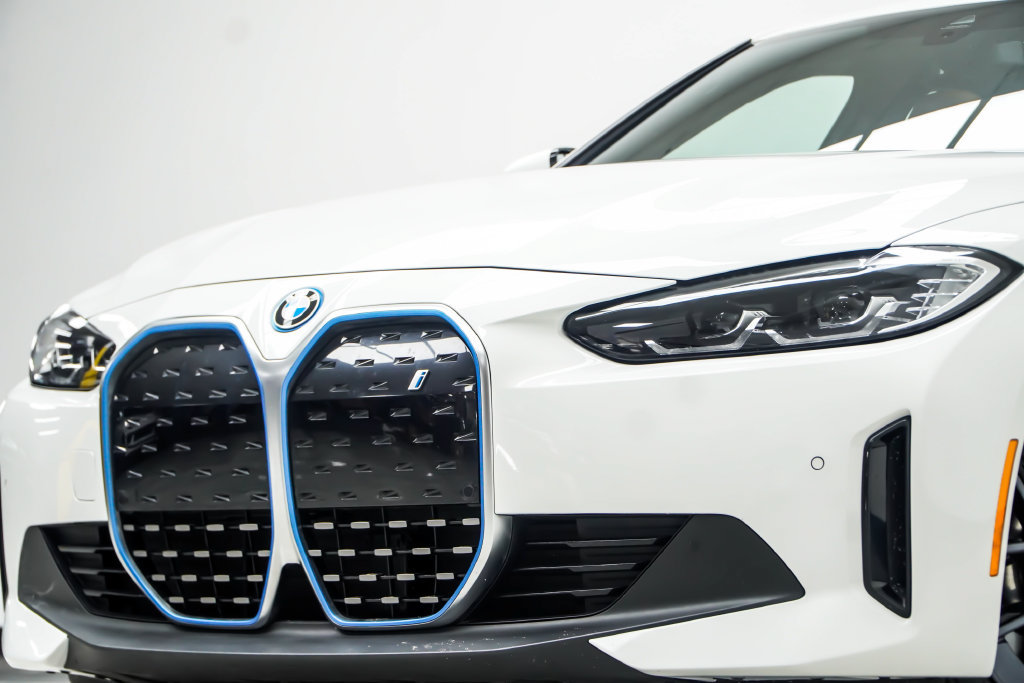 Used 2023 BMW i4 eDrive40 w/ Premium Package RWD image 2