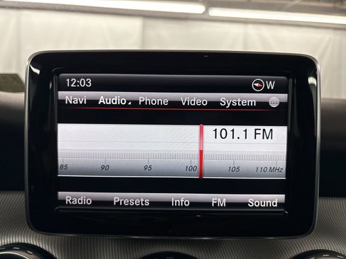 Used 2015 Mercedes-Benz GLA 250 4MATIC image 23