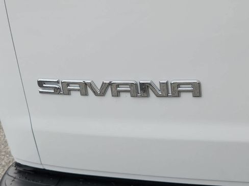 New 2025 GMC Savana 2500 image 16