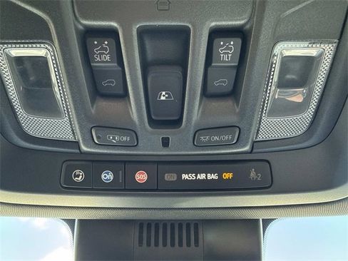 Used 2025 Chevrolet Silverado 1500 ZR2 w/ Technology Package image 19