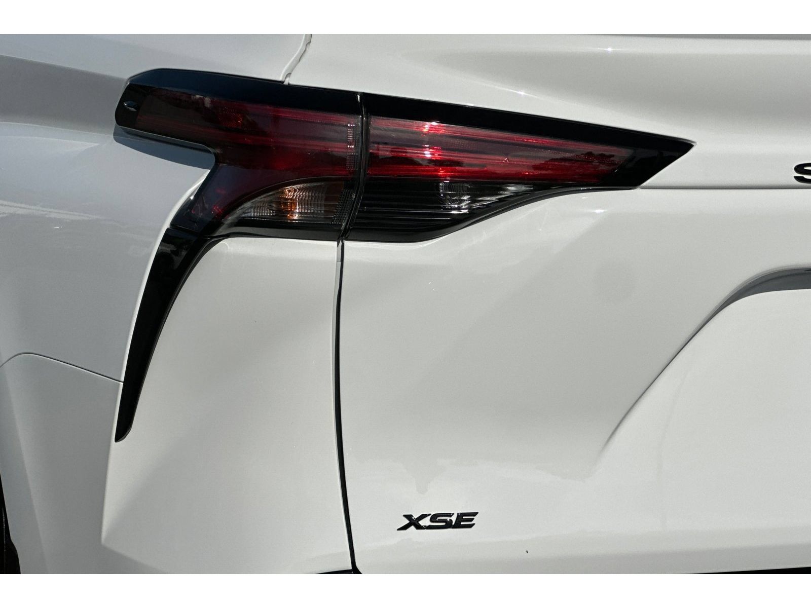 Used 2025 Toyota Sienna XSE w/ XSE Premium Package AWD/4WD image 35