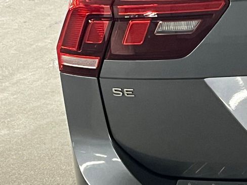 Used 2023 Volkswagen Tiguan SE w/ Panoramic Sunroof Package image 37