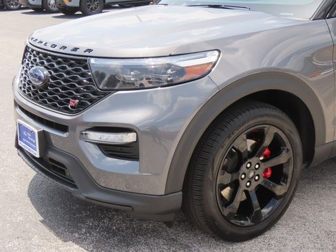 Certified 2023 Ford Explorer ST w/ Equipment Group 401A AWD/4WD image 3
