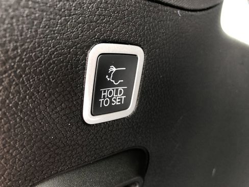 New 2026 Jeep Grand Wagoneer 4WD image 18