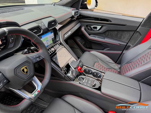 Used 2024 Lamborghini Urus S image 13