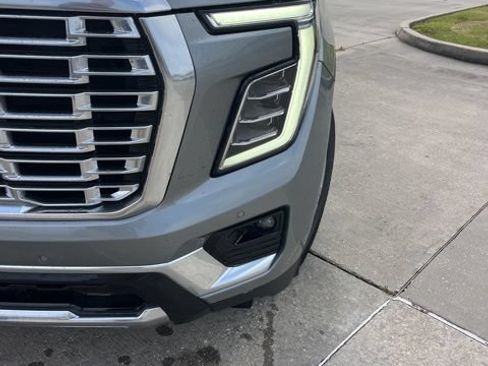 Used 2025 GMC Yukon Denali AWD/4WD image 14