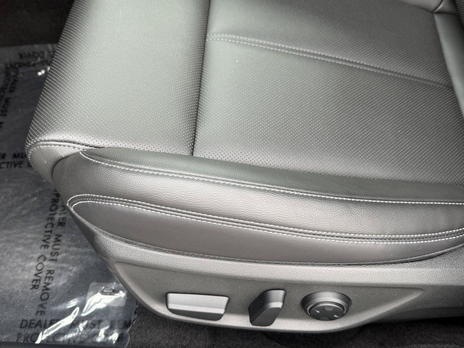 Used 2026 Genesis G70 2.5T RWD image 31