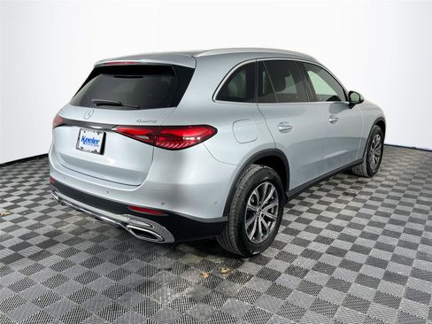 Used 2025 Mercedes-Benz GLC 300 4MATIC image 6