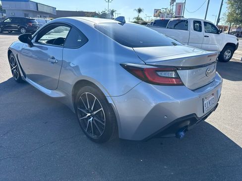 Used 2023 Toyota GR86 w/ ALL Weather Mat Package (TMS) RWD image 4