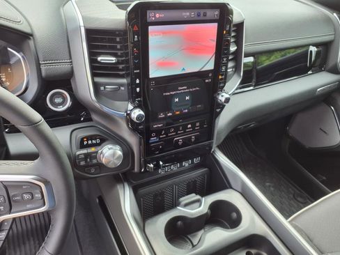 Used 2025 RAM 1500 Laramie image 15