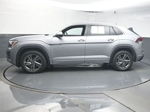 Used 2024 Volkswagen Atlas Cross Sport SEL R-Line AWD/4WD image 5
