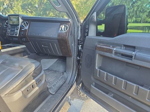 Used 2013 Ford F250 Platinum w/ FX4 Off Road Pkg image 17