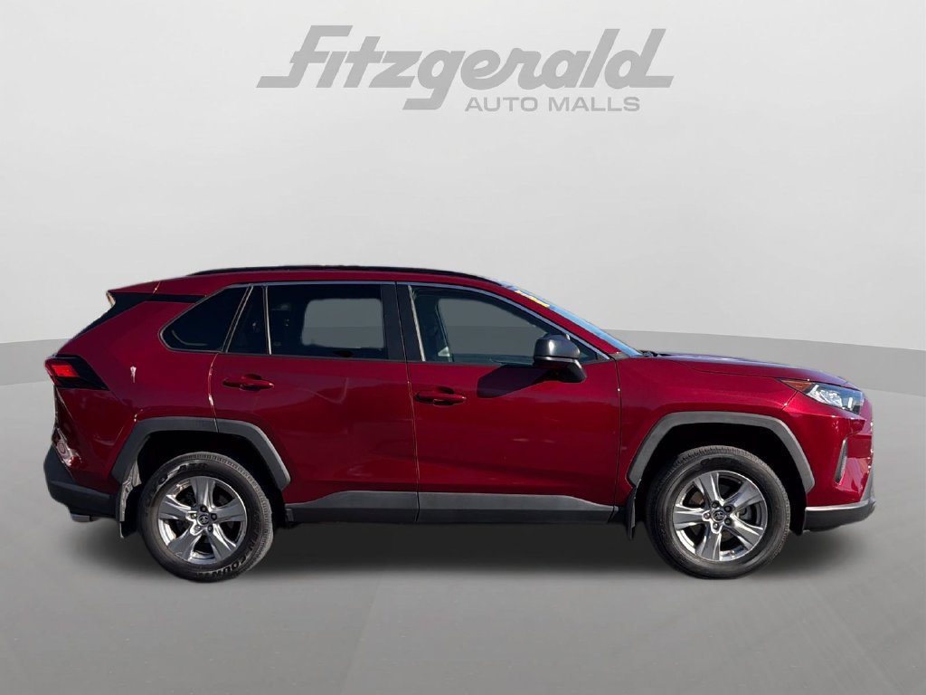 Used 2022 Toyota RAV4 LE AWD/4WD image 9