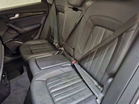 Used 2019 Audi Q5 2.0T Premium w/ Convenience Package image 17