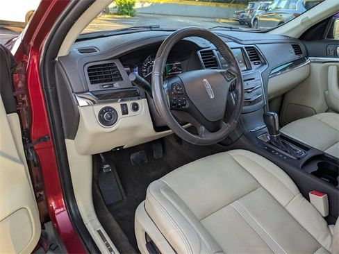 Used 2014 Lincoln MKS image 11