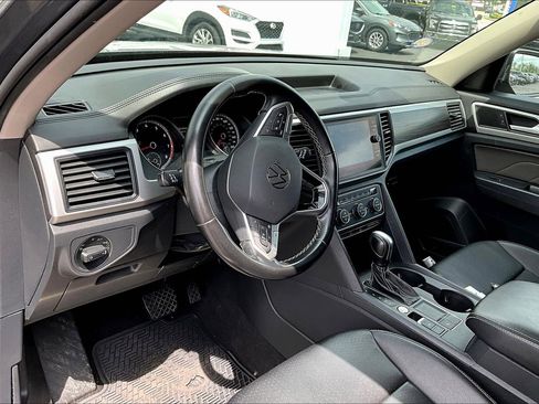 Used 2021 Volkswagen Atlas SE image 4