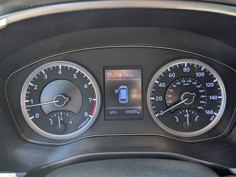 Used 2019 Hyundai Santa Fe SE image 11