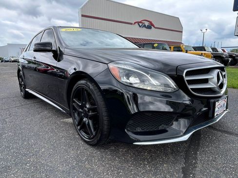 Used 2015 Mercedes-Benz E 350 4MATIC Sedan image 3