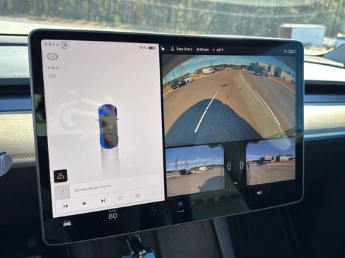 Used 2022 Tesla Model Y Performance image 17