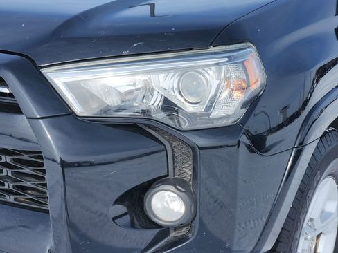 Used 2020 Toyota 4Runner SR5 Premium image 11