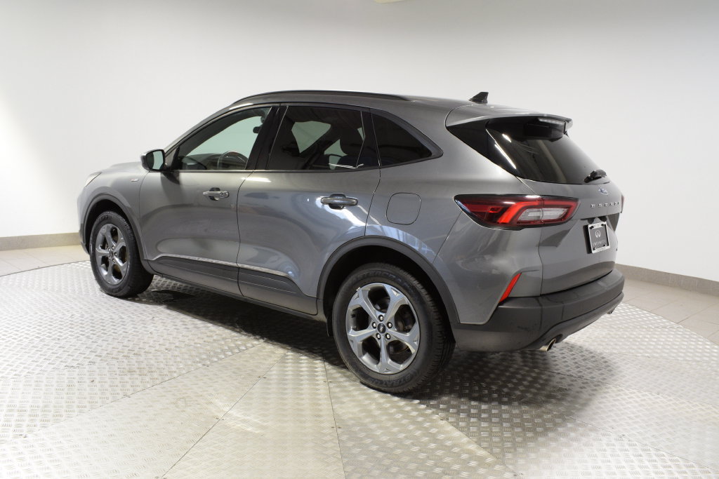 Used 2025 Ford Escape ST-Line Select AWD/4WD image 12