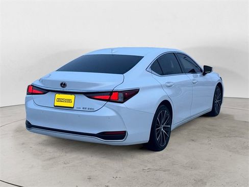 Used 2022 Lexus ES 250 w/ Premium Package image 5