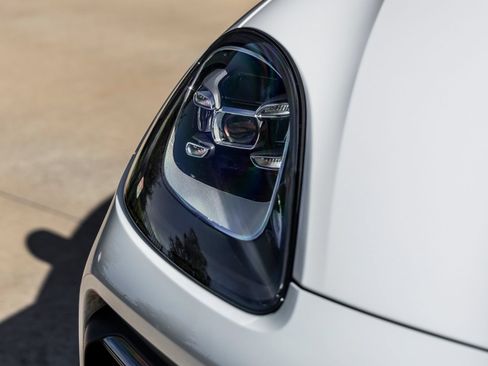 Certified 2023 Porsche Cayenne Platinum Edition AWD/4WD image 18