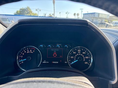 Used 2018 Ford F150 Lariat w/ Equipment Group 502A Luxury AWD/4WD image 17