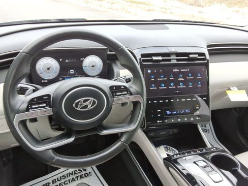Used 2023 Hyundai Tucson Limited image 12