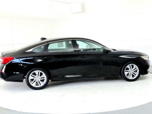 Used 2020 Honda Accord LX image 6