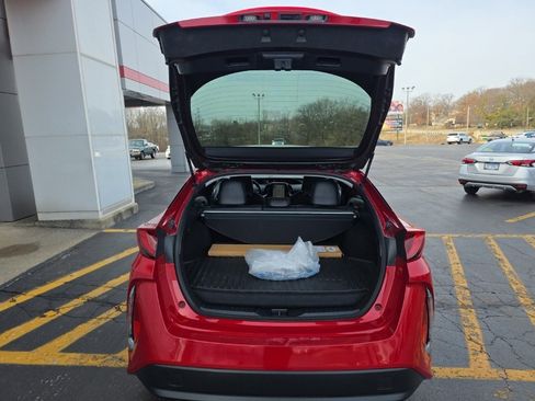 Used 2020 Toyota Prius Prime XLE image 6