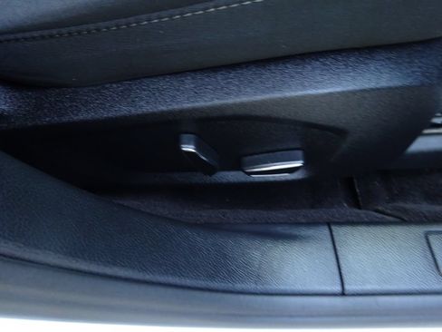 Used 2017 Ford Fusion SE w/ Fusion SE Technology Package FWD image 31