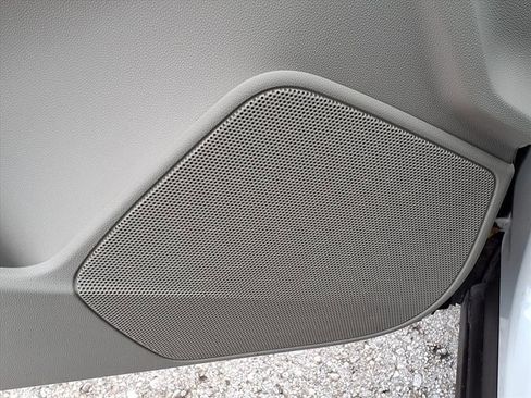 Used 2023 Cadillac XT4 Luxury w/ Cold Weather Package image 16