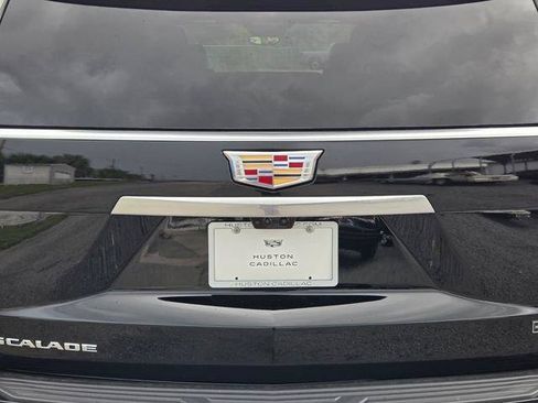 New 2026 Cadillac Escalade Luxury AWD/4WD image 13