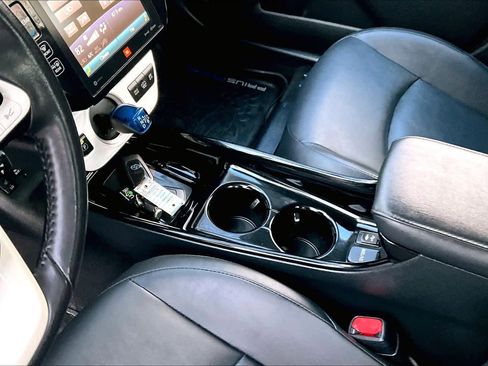 Certified 2017 Toyota Prius Prime Advanced image 14
