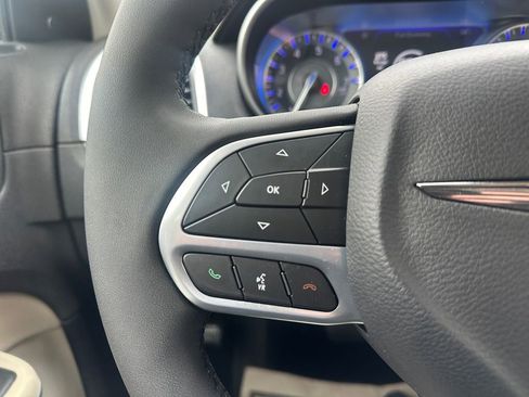 Certified 2023 Chrysler 300 Touring L w/ Popular Equipment Group image 30