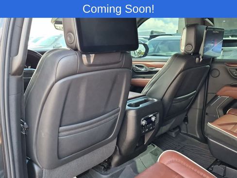 Used 2023 GMC Yukon XL Denali Ultimate AWD/4WD image 18