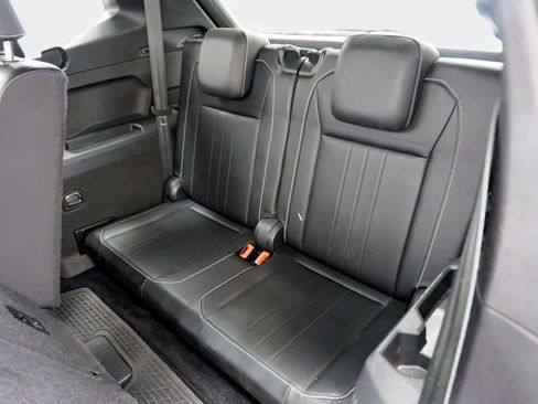 Used 2023 Volkswagen Tiguan SE R-Line FWD image 16