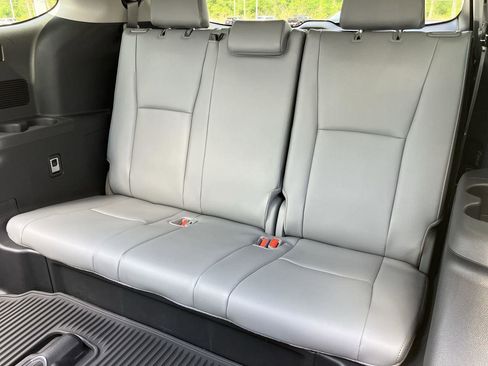 New 2026 Toyota Highlander Limited AWD/4WD image 13