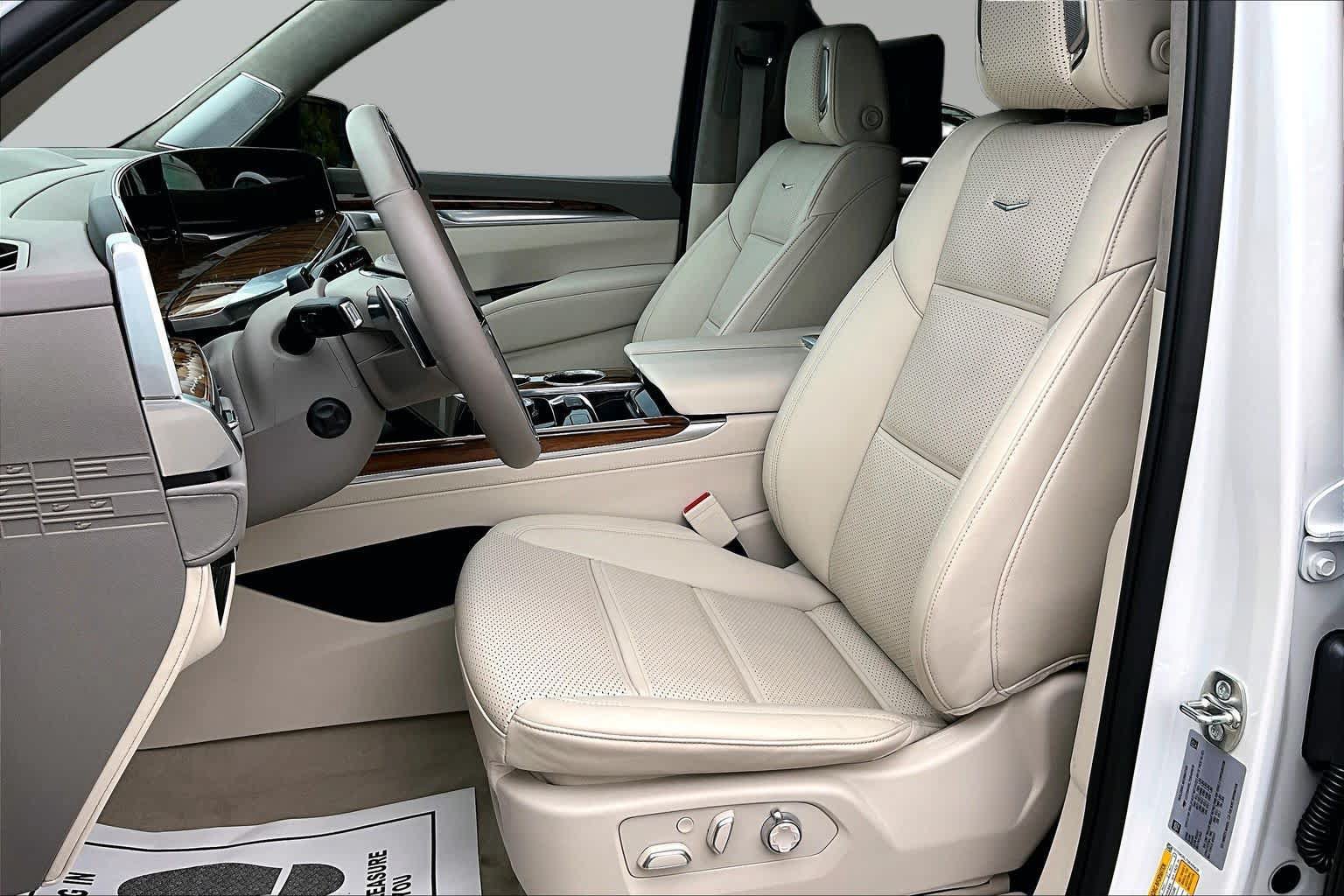 Used 2025 Cadillac Escalade Sport Platinum AWD/4WD image 7