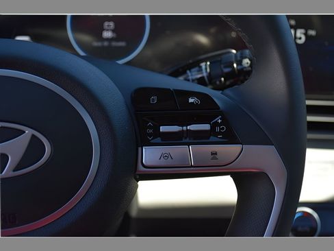 New 2026 Hyundai Elantra Limited FWD image 17